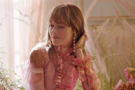 dakota johnson perfume